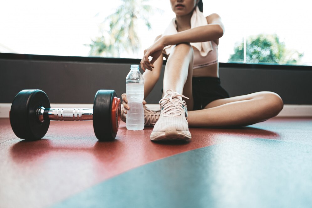 Lưu ý chọn giày có độ đệm tốt để giảm áp lực lên khớp (Ảnh: ST)